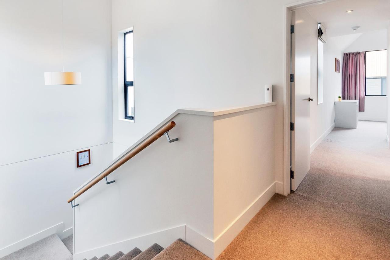 Blissful Breeze Townhouse With Parking And Patio Villa Auckland Eksteriør billede