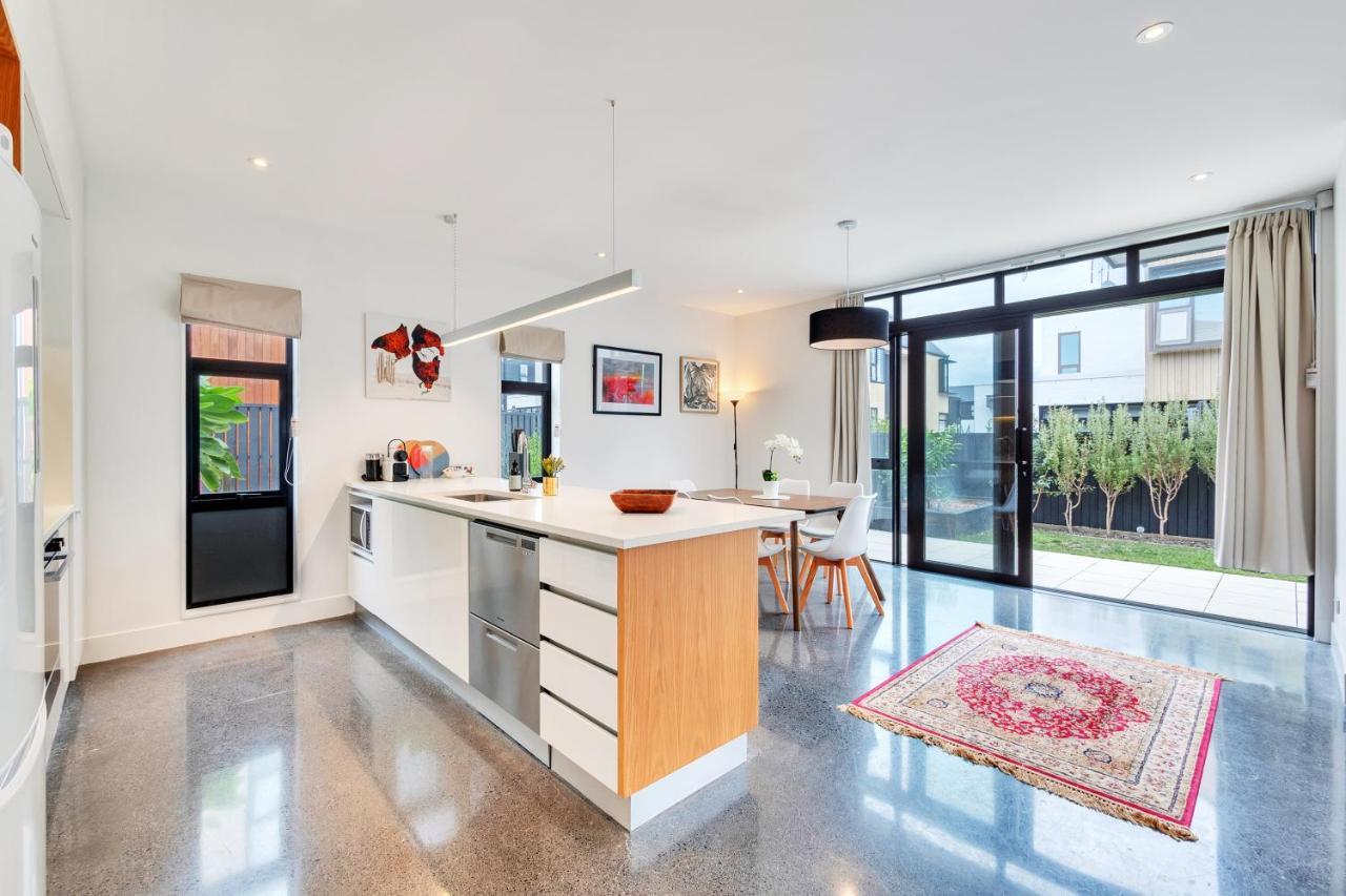 Blissful Breeze Townhouse With Parking And Patio Villa Auckland Eksteriør billede