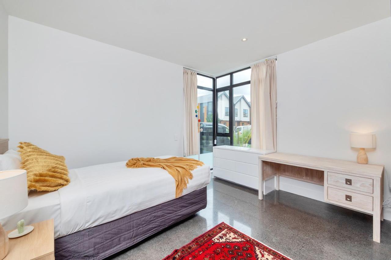 Blissful Breeze Townhouse With Parking And Patio Villa Auckland Eksteriør billede